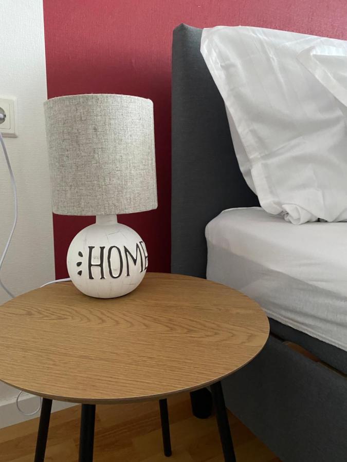 Wunderschone Zentrale Wohnung In Ратинген Екстериор снимка