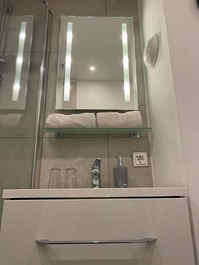 Wunderschone Zentrale Wohnung In Ратинген Екстериор снимка